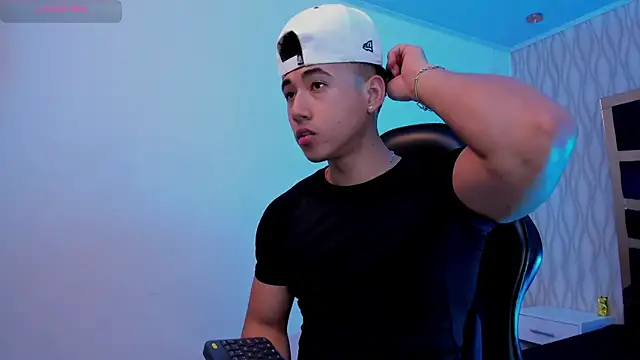 Snapshot of Draven_Marceaux chatting on 10/31/25, 11:18 Draven Marceaux online show from 10/31/25, 11:18