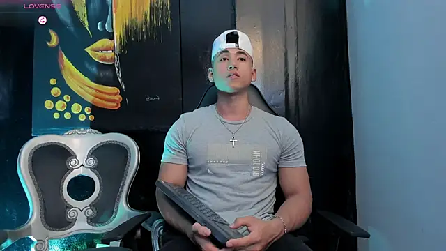 Snapshot of Draven_Marceaux chatting on 10/26/25, 12:00 Draven Marceaux online show from 10/26/25, 12:00