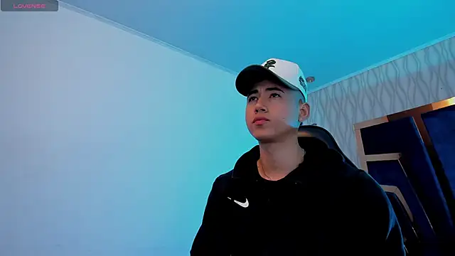 Snapshot of Draven_Marceaux chatting on 11/15/25, 11:14 Draven Marceaux online show from 11/15/25, 11:14