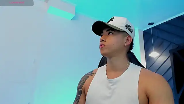 Snapshot of Draven_Marceaux chatting on 11/29/25, 11:43 Draven Marceaux online show from 11/29/25, 11:43