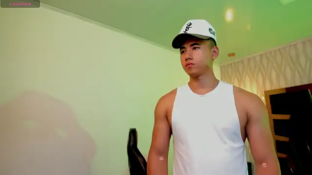 Snapshot of Draven_Marceaux chatting on 09/29/25, 02:01 Draven Marceaux online show from 09/29/25, 02:01
