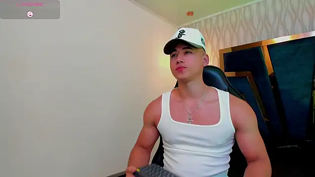 Snapshot of Draven_Marceaux chatting on 10/01/25, 11:47 Draven Marceaux online show from 10/01/25, 11:47