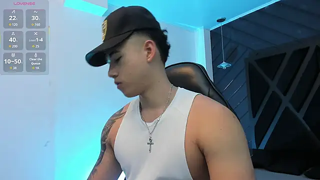 Snapshot of Draven_Marceaux chatting on 12/18/25, 11:25 Draven Marceaux online show from 12/18/25, 11:25