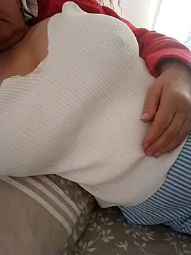 zerdaliii online show from 11/18/25, 06:06