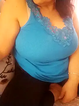 Snapshot of zerdaliii chatting on 04/13/26, 03:27 zerdaliii online show from 04/13/26, 03:27