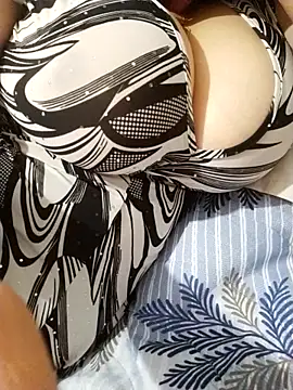 zerdaliii online show from 10/15/25, 05:54