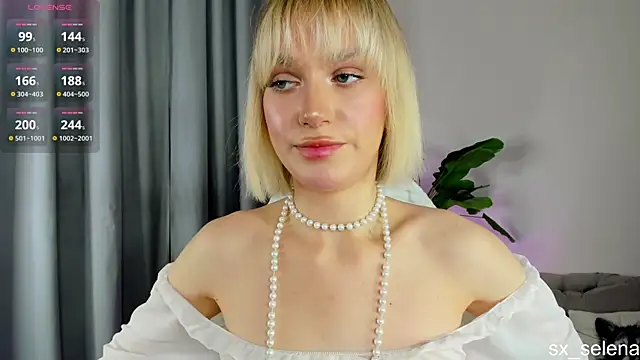Ice Strawberry online show from 05/15/26, 02:09