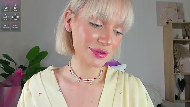 Ice Strawberry online show from 03/27/26, 03:04