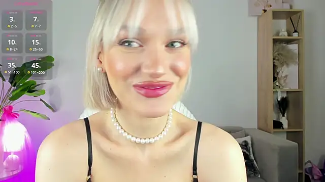 Ice Strawberry online show from 04/02/26, 03:13