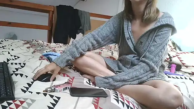 Snapshot of annaellex chatting on 10/15/25, 11:07 annaellex online show from 10/15/25, 11:07