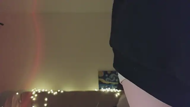 Snapshot of Pixxxis chatting on 11/21/25, 12:42 Pixxxis online show from 11/21/25, 12:42