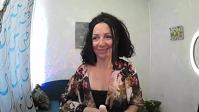 Snapshot of ValleriWind chatting on 07/16/26, 12:24 ValleriWind online show from 07/16/26, 12:24