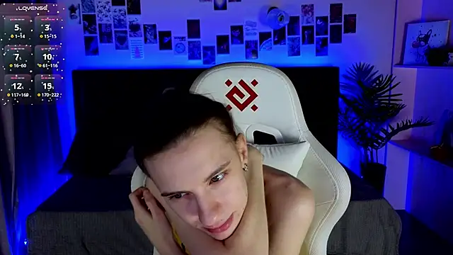 kaleriyaa  online show from 11/14/25, 01:31