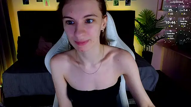 kaleriyaa  online show from 11/23/25, 01:26