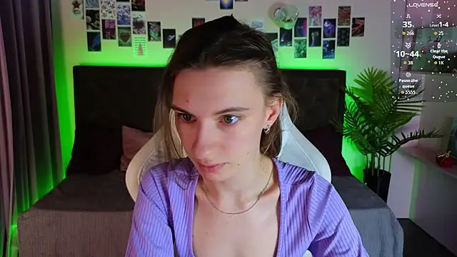 kaleriyaa  online show from 11/21/25, 07:51