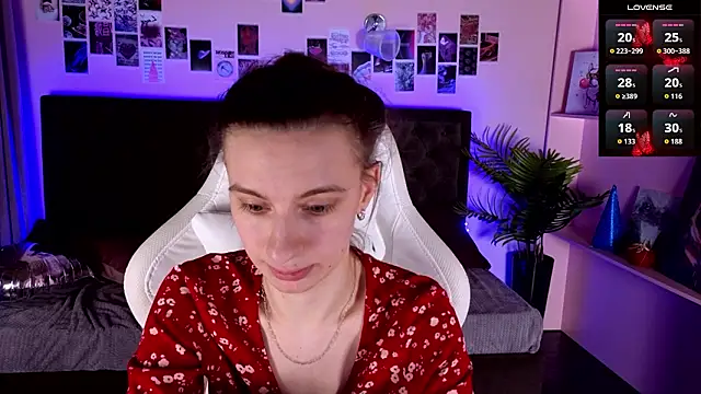 kaleriyaa  online show from 02/15/26, 07:51