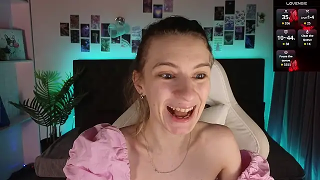 kaleriyaa  online show from 02/18/26, 01:25