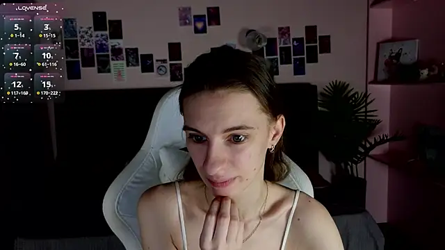 kaleriyaa  online show from 11/15/25, 01:31