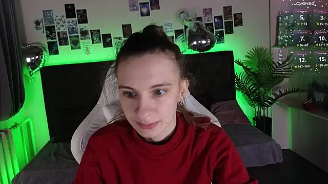 kaleriyaa  online show from 12/14/25, 03:24