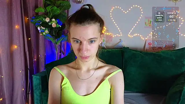 kaleriyaa  online show from 10/17/25, 04:49