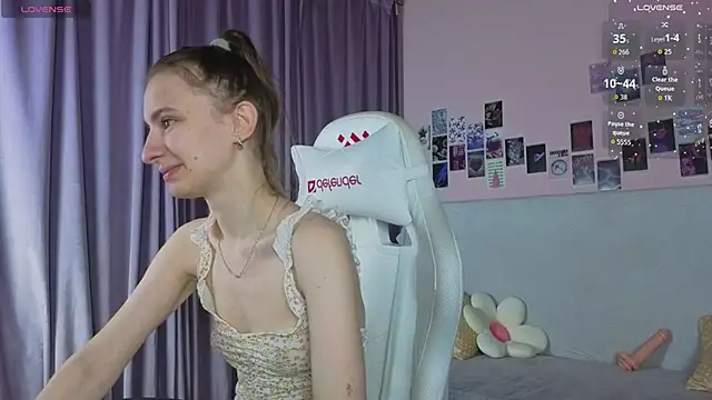 kaleriyaa  online show from 04/11/26, 01:24