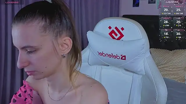 kaleriyaa  online show from 04/21/26, 02:51