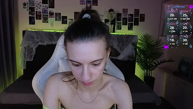 kaleriyaa  online show from 11/04/25, 01:31