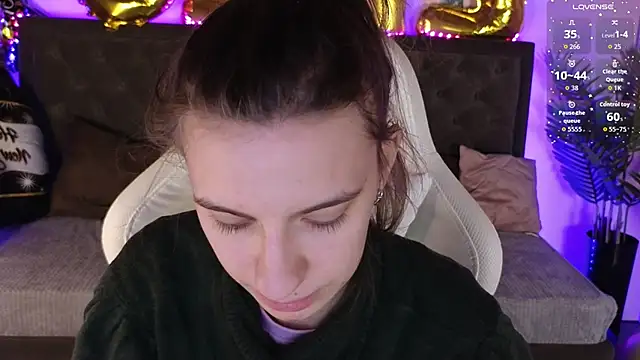 kaleriyaa  online show from 12/19/25, 01:31