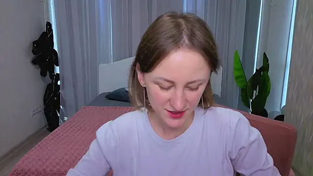 LuluChiiii online show from 11/06/25, 11:03