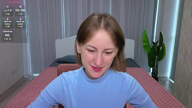 LuluChiiii online show from 10/11/25, 09:43