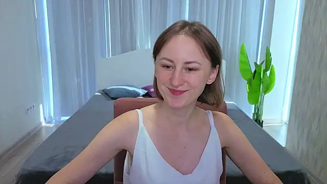 LuluChiiii online show from 10/05/25, 10:39