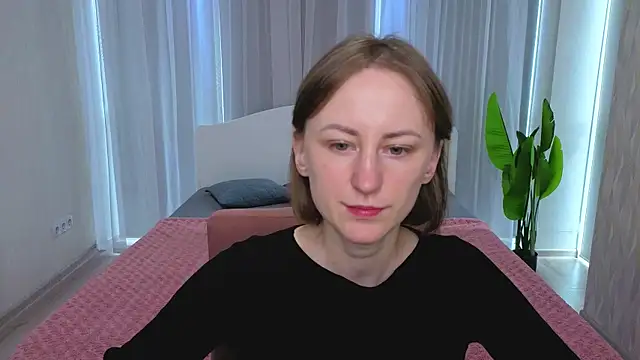 LuluChiiii online show from 10/06/25, 09:43