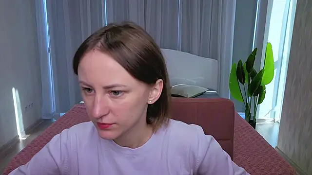 LuluChiiii online show from 10/16/25, 09:50