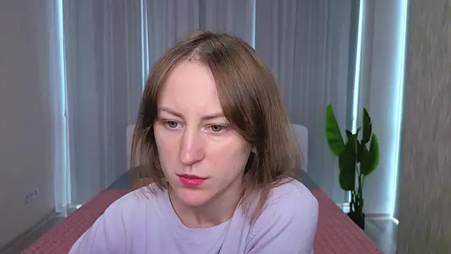 LuluChiiii online show from 10/10/25, 10:05