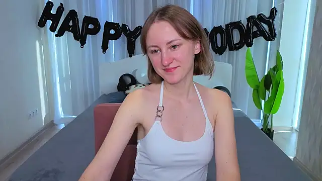 LuluChiiii online show from 11/02/25, 10:42