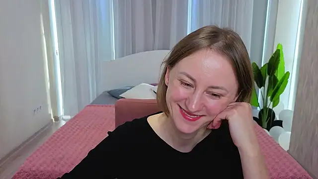 LuluChiiii online show from 11/17/25, 10:52