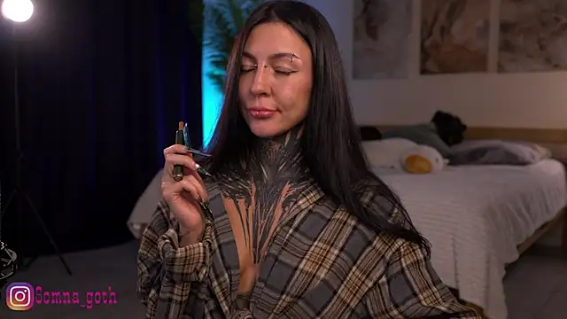 Alise Eve  online show from 03/31/26, 05:37