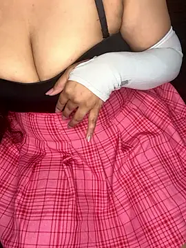 Snapshot of linishal chatting on 11/08/25, 05:27 linishal online show from 11/08/25, 05:27