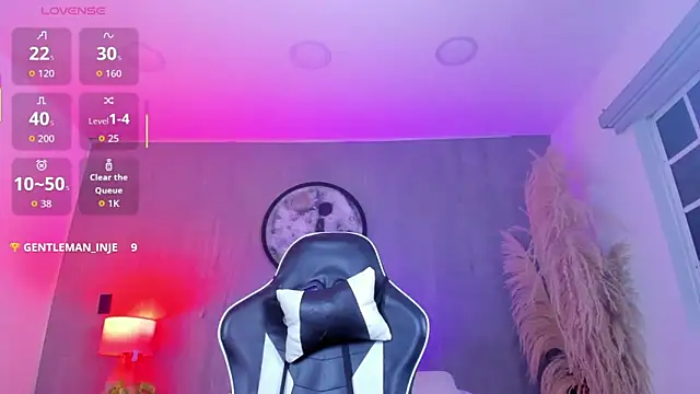 luccia smith online show from 03/08/26, 02:26