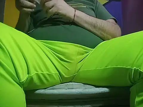 BabyBearMilk online show from 11/11/25, 03:45