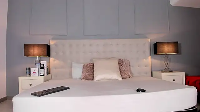 KellyRooss online show from 09/20/25, 12:10