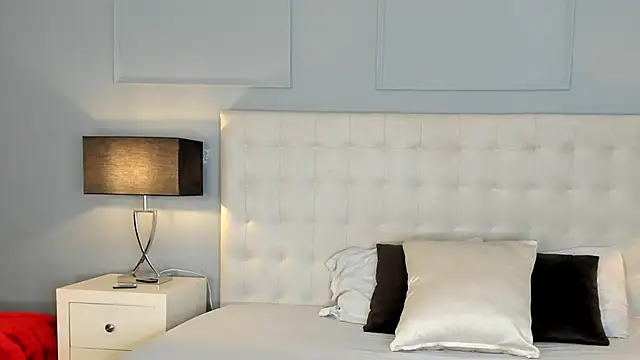 KellyRooss online show from 11/27/25, 12:16