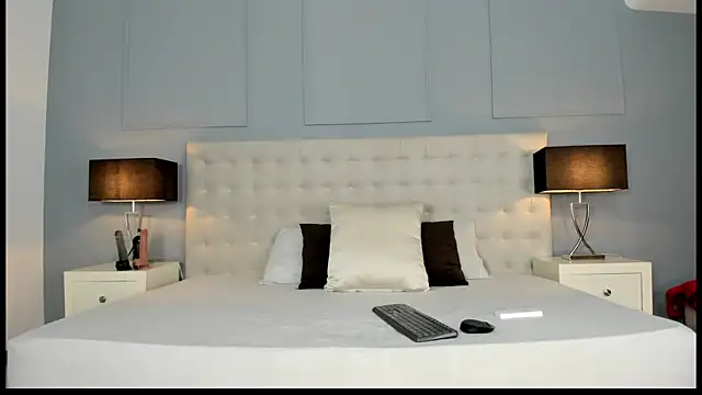 KellyRooss online show from 11/13/25, 12:31