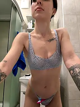 SakuraSara online show from 10/22/25, 04:12