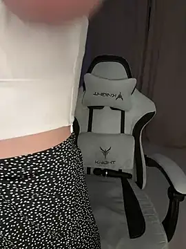 SakuraSara online show from 02/11/26, 03:45