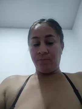 Nala1986 online show from 10/17/25, 02:37