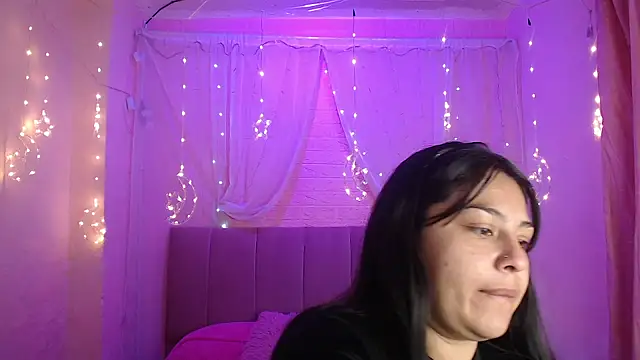 Snapshot of Aitana_200 chatting on 10/06/25, 01:12 Aitana 200 online show from 10/06/25, 01:12