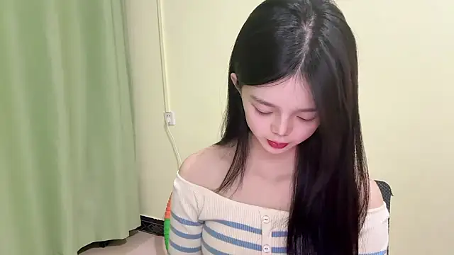 Nicole-13 online show from 11/18/25, 11:24