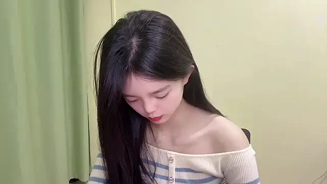 Nicole-13 online show from 11/03/25, 10:19