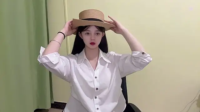 Nicole-13 online show from 11/04/25, 10:19